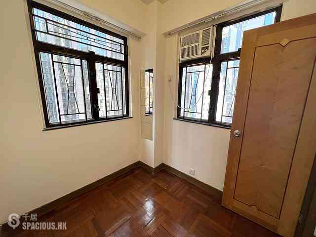 Wan Chai - Yen Men Building 06