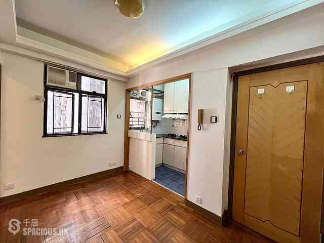 Wan Chai - Yen Men Building 01
