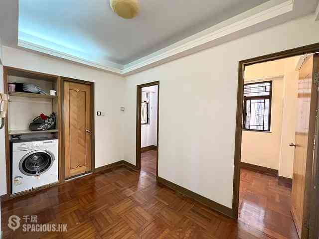 Wan Chai - Yen Men Building 04
