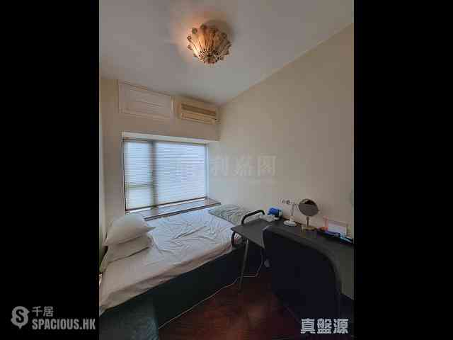West Kowloon - The Arch Moon Tower (Block 2A) 10