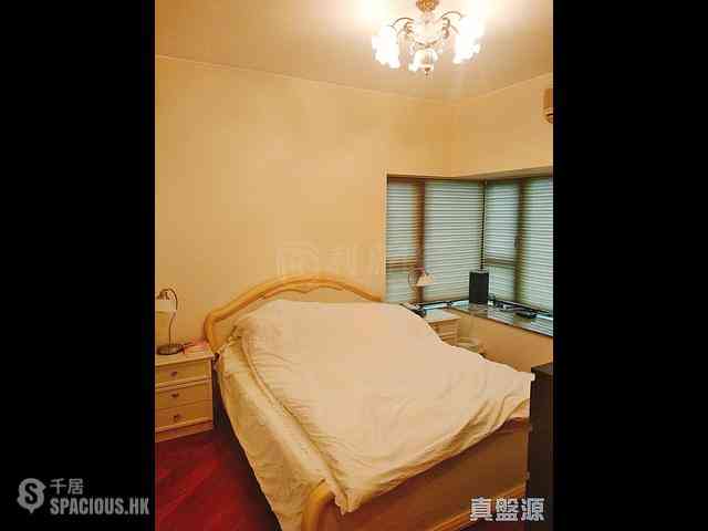 West Kowloon - The Arch Moon Tower (Block 2A) 11