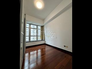 Wan Chai - J Residence 09