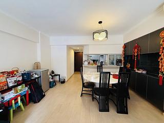 Mid Levels West - Realty Gardens 02