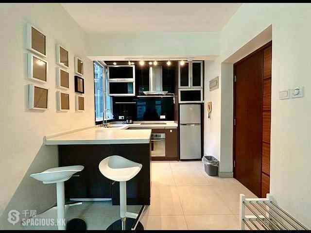Sai Ying Pun - Golden Phoenix Court 02
