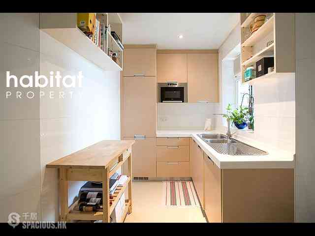Mid Levels Central - Hillsborough Court Block 2 04