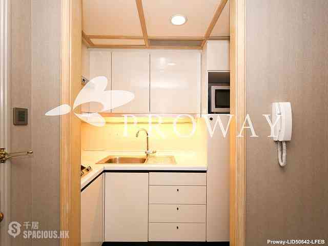 Wan Chai - Convention Plaza Apartments 06