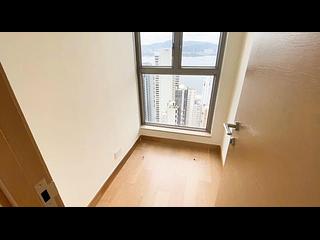 Sai Ying Pun - Island Crest Block 1 08