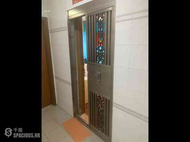 Sai Ying Pun - Hoi Sing Building 09