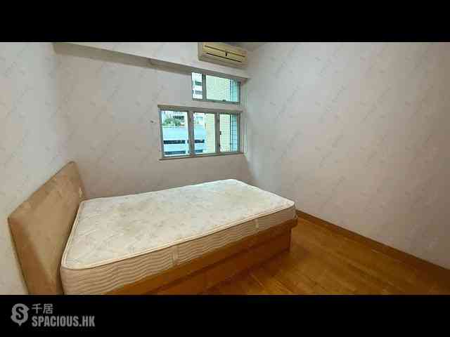 Mid Levels Central - Kings Court 05