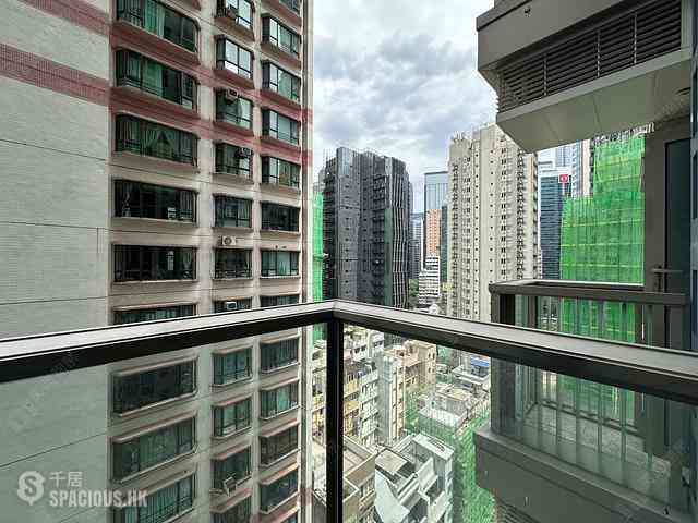 Wan Chai - The Avenue Phase 2 Block 2 01