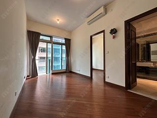 Wan Chai - The Avenue Phase 2 Block 2 04