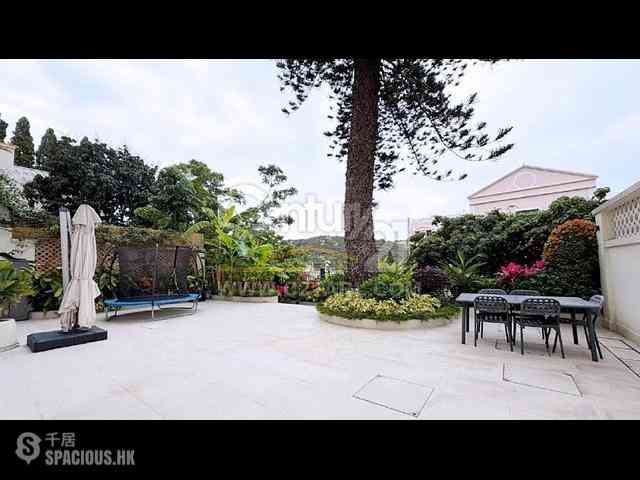 Chung Hom Kok - 8-14, Cape Road 01