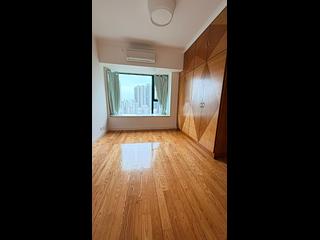 Kennedy Town - University Heights Block 1 04
