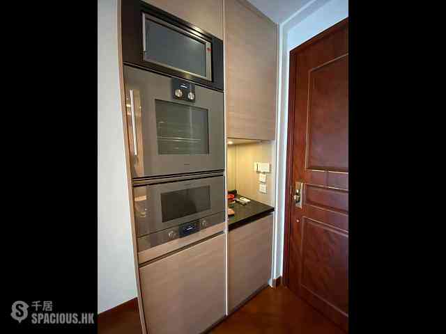 Wan Chai - The Avenue Phase 2 Block 2 07