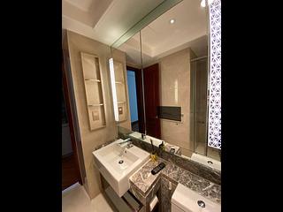 Wan Chai - The Avenue Phase 2 Block 2 09