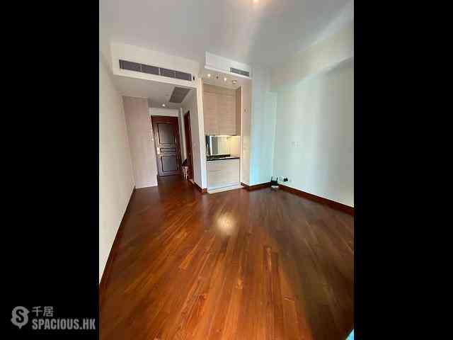 Wan Chai - The Avenue Phase 2 Block 2 05