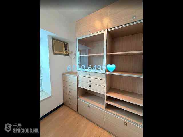 Sai Ying Pun - Centre Place 06