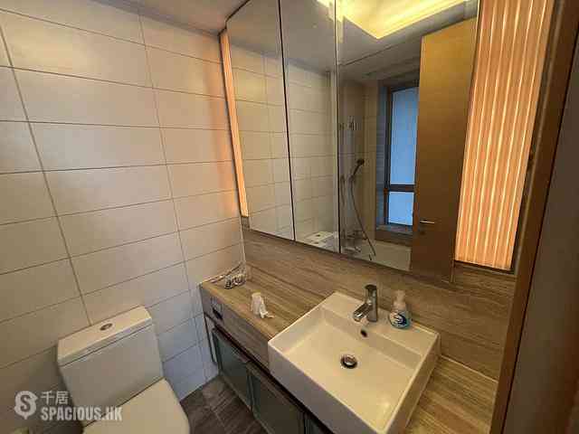 Sai Ying Pun - Island Crest Block 1 04