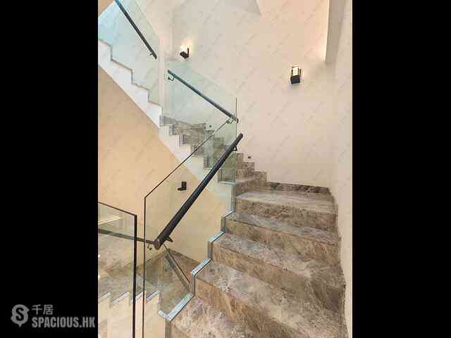 Chung Hom Kok - Pinewaver Villas 04