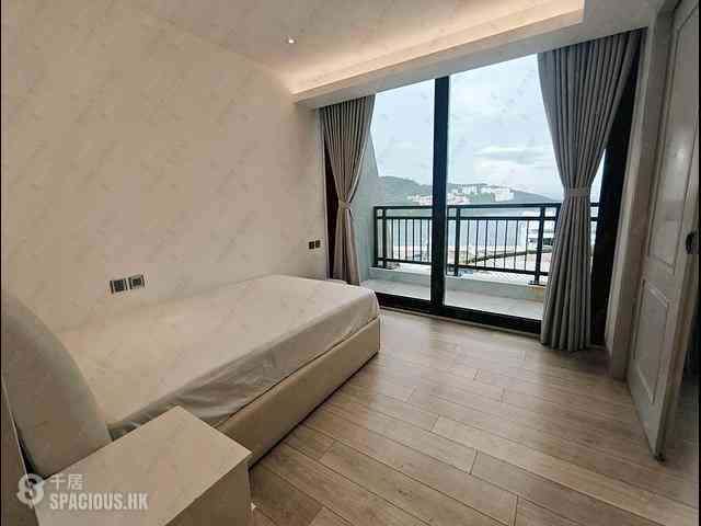 Chung Hom Kok - Pinewaver Villas 05