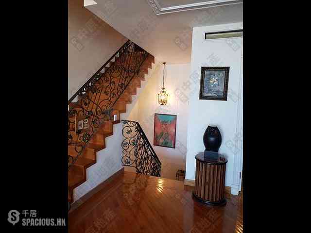 Chung Hom Kok - Pinewaver Villas 06