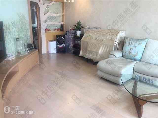Pok Fu Lam - Villas Sorrento 02