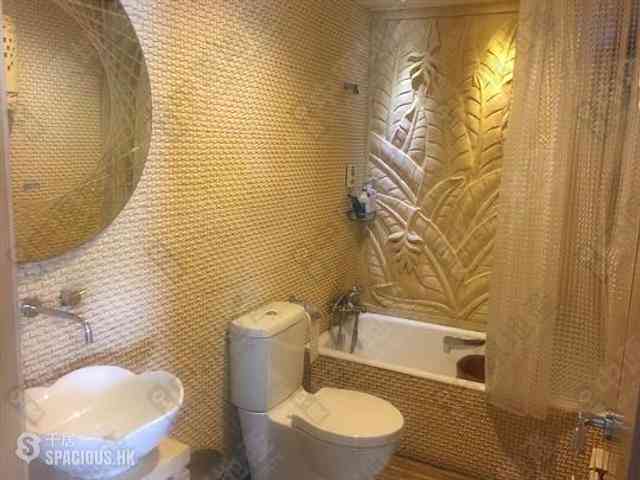 Pok Fu Lam - Villas Sorrento 07