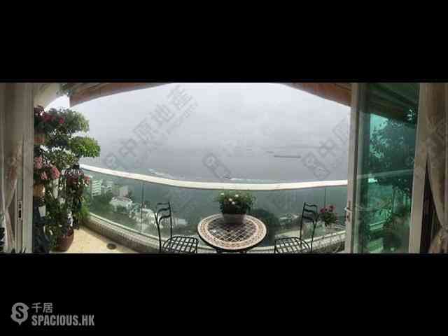 Pok Fu Lam - Villas Sorrento 08