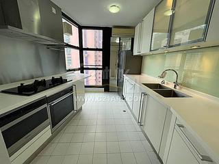Mid Levels Central - Queen's Garden Block A 05