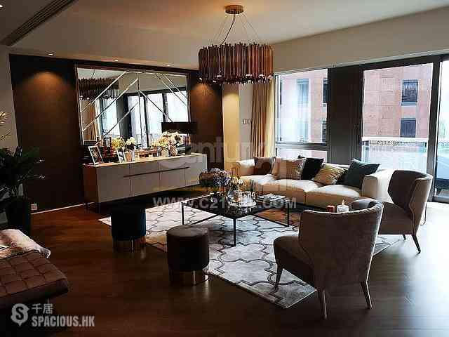 Mid Levels Central - 3, MacDonnell Road 01