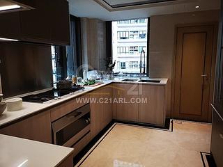 Mid Levels Central - 3, MacDonnell Road 03