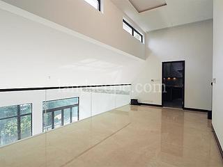 The Peak - Strawberry Hill 02
