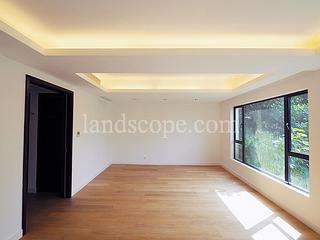 The Peak - Strawberry Hill 03