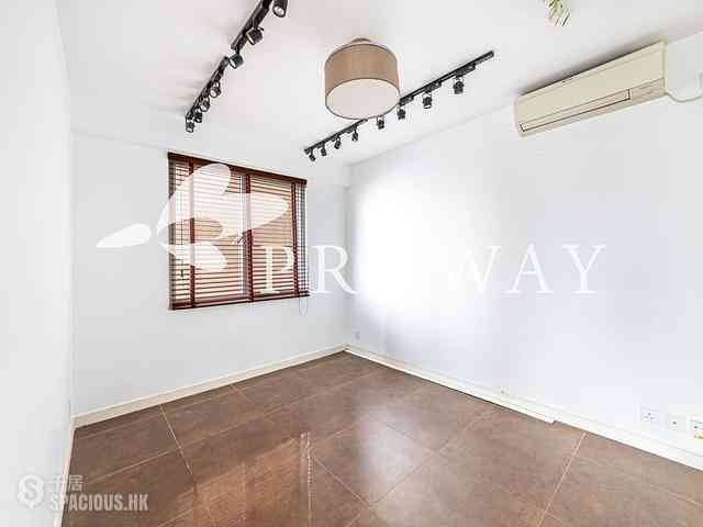 Shek Tong Tsui - Sun Court 05