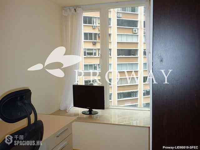 Mid Levels Central - The Icon 06