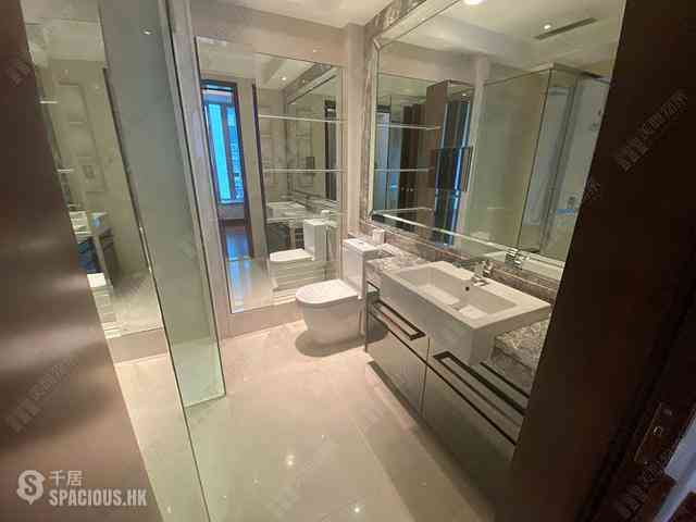 Wan Chai - The Avenue Phase 2 Block 2 03