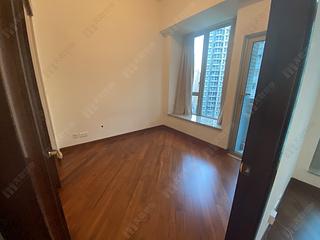 Wan Chai - The Avenue Phase 2 Block 2 04