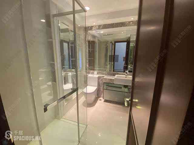 Wan Chai - The Avenue Phase 2 Block 2 05