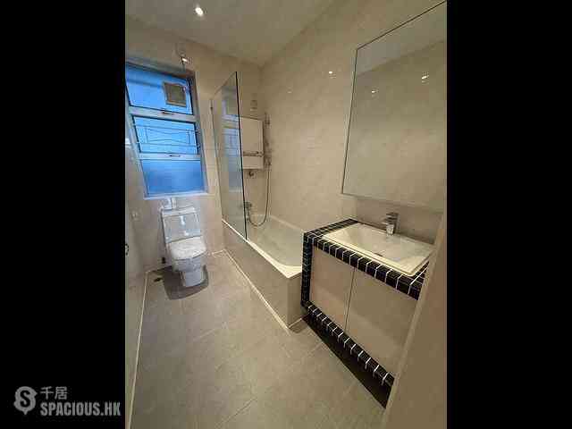 Mid Levels Central - Hong Lok Mansion 03