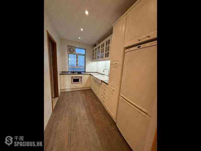 Mid Levels Central - Hong Lok Mansion 06