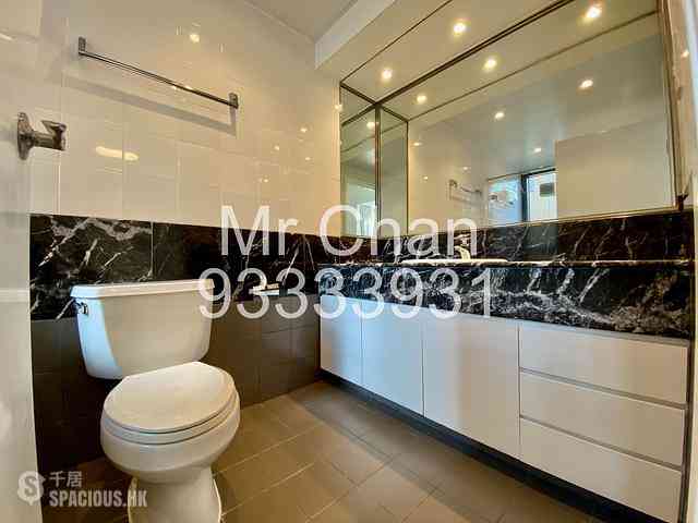 Mid Levels Central - Queen's Garden 11