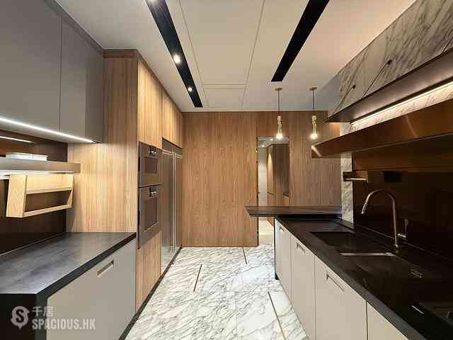 Mid Levels West - The Legacy 14