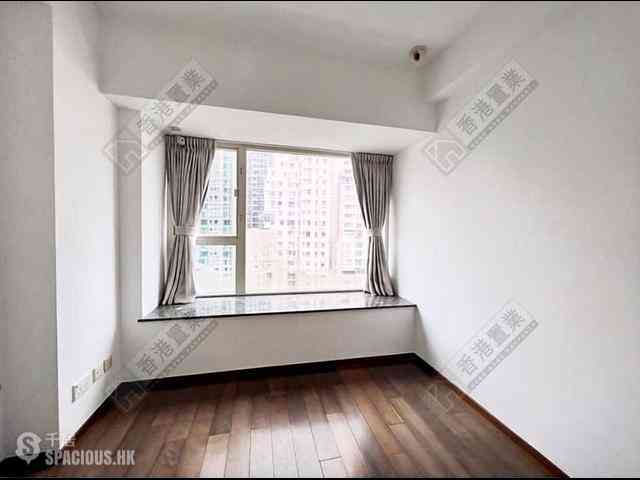 Soho - Centrestage 05