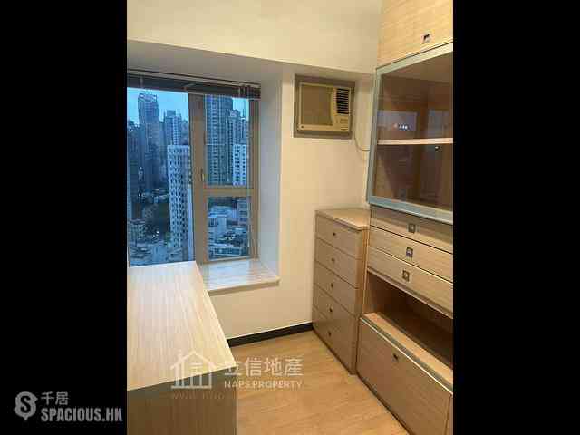 Sai Ying Pun - Centre Place 08