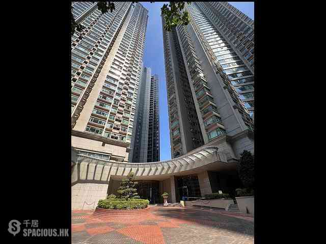 Mid Levels Central - Robinson Place 01
