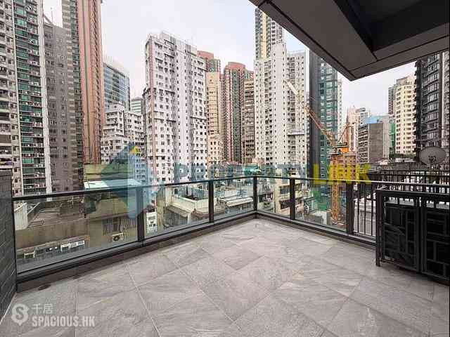 Sai Ying Pun - The Queens 02