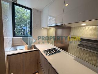 Sai Ying Pun - The Queens 12