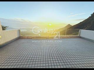 The Peak - Mount Austin Estate 05