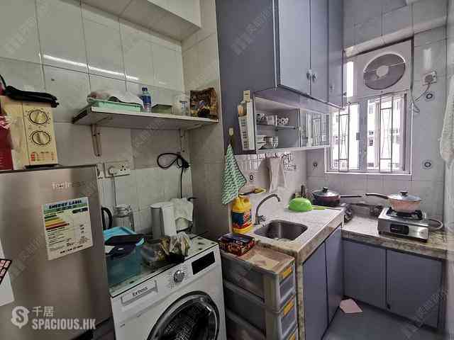 Wan Chai - Kwong Sang Hong Building Block D 06