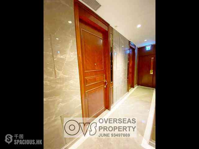 Wan Chai - The Avenue Phase 2 06